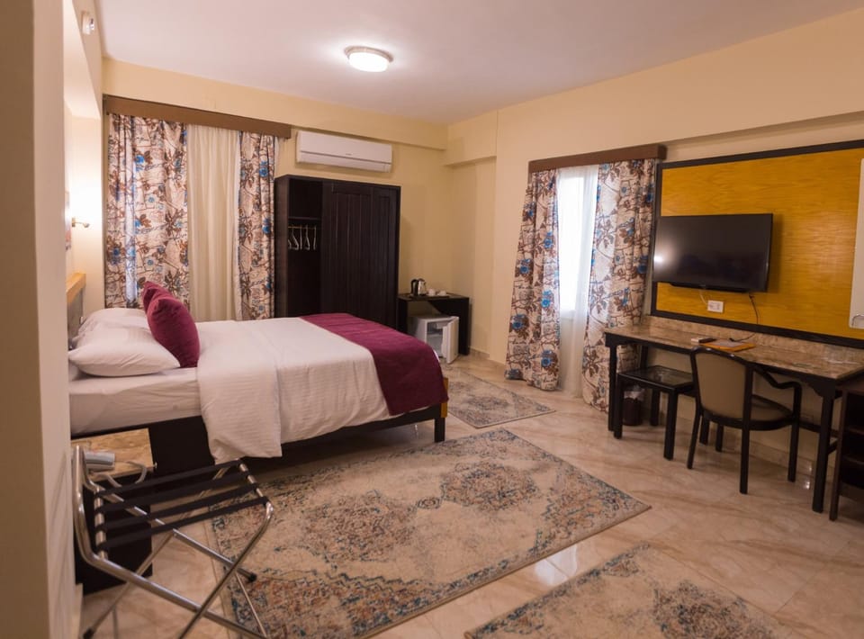 TV and multimedia, Bedroom, air conditioner