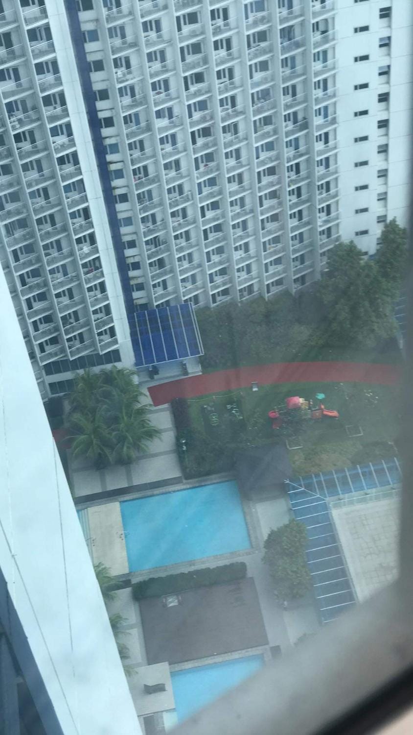 Ronnzel staycation in Coast Residences Pasay Apartment in Mandaluyong