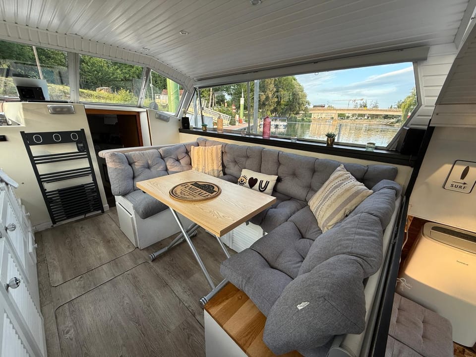 Day, Natural landscape, View (from property/room), Living room, Seating area, River view