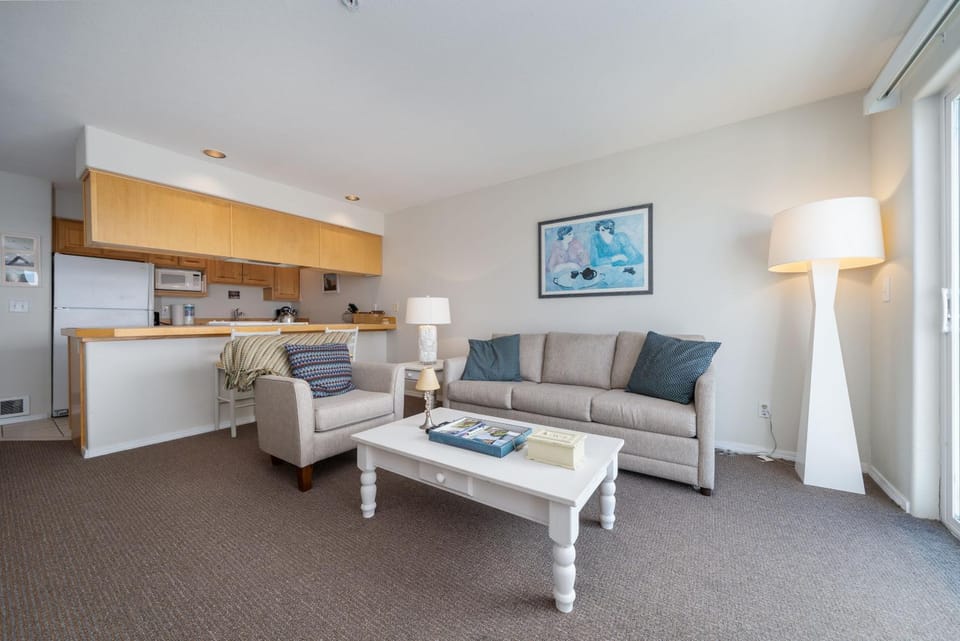 Waters Edge 410 House in Lincoln City