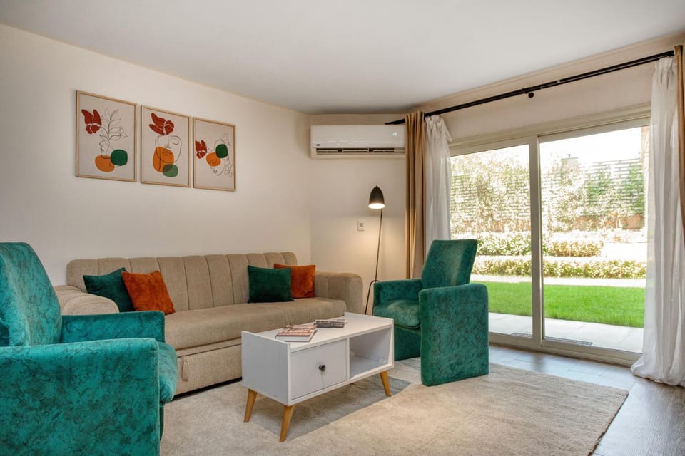 Living room, Seating area, air conditioner