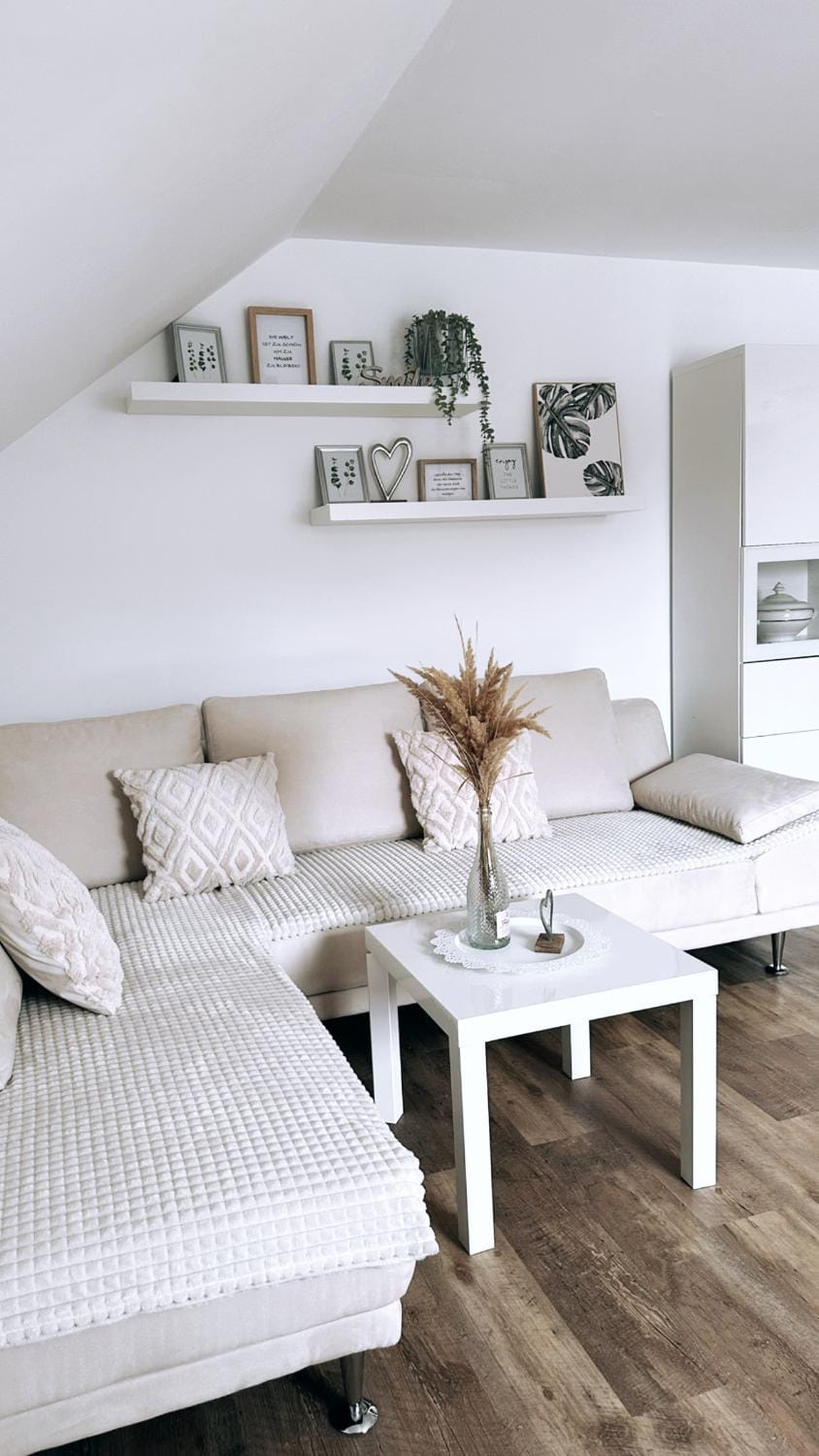 Living room, Photo of the whole room, Seating area