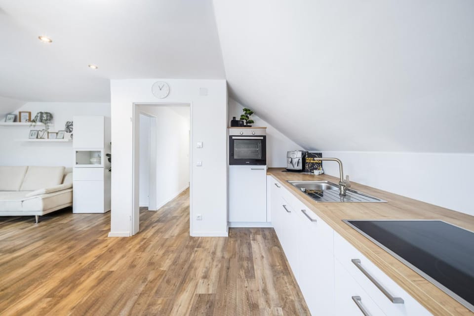 dishwasher, pet friendly, stove, toaster, kitchen