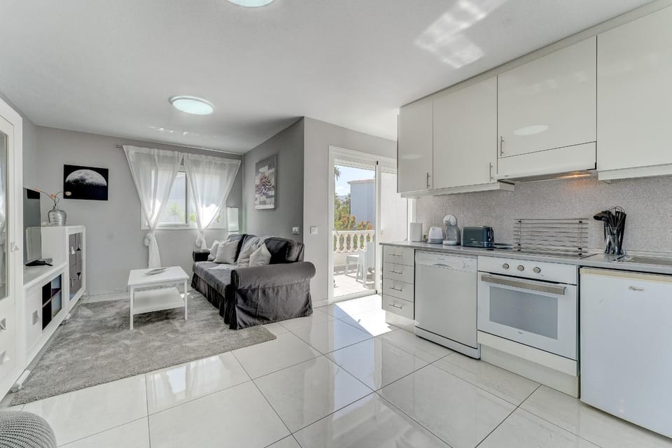 Sea View Penthouse Sunshine Urbania Apartment in Playa de las Americas