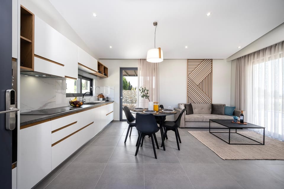 Seating area, Dining area, pet friendly