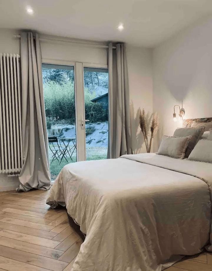 Les Hortensias Chambre indépendante avec sdb et toilettes privées dans une maison en forêt proche du golf et de la plage Entree indépendante avec acces privé Vacation rental in Hauts-de-France