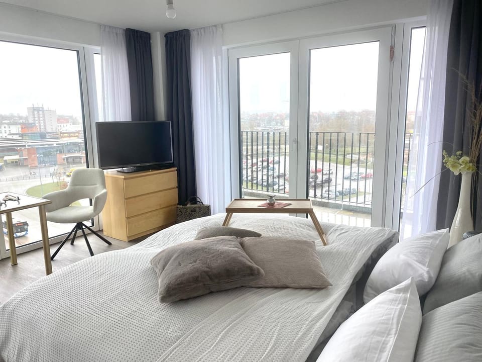 Communal lounge/ TV room, Living room, Photo of the whole room, Evening entertainment, Bedroom