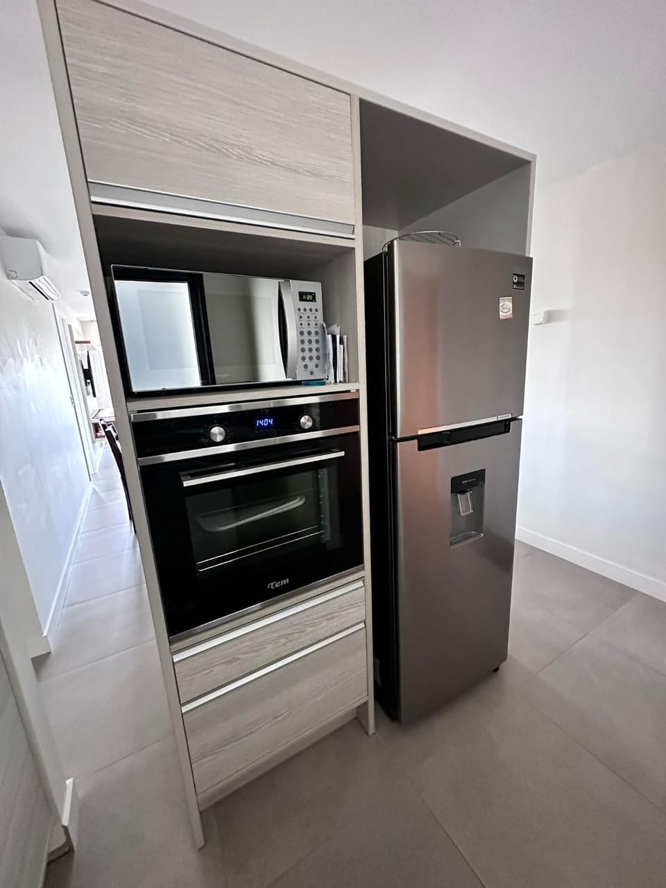 Kitchen or kitchenette, oven