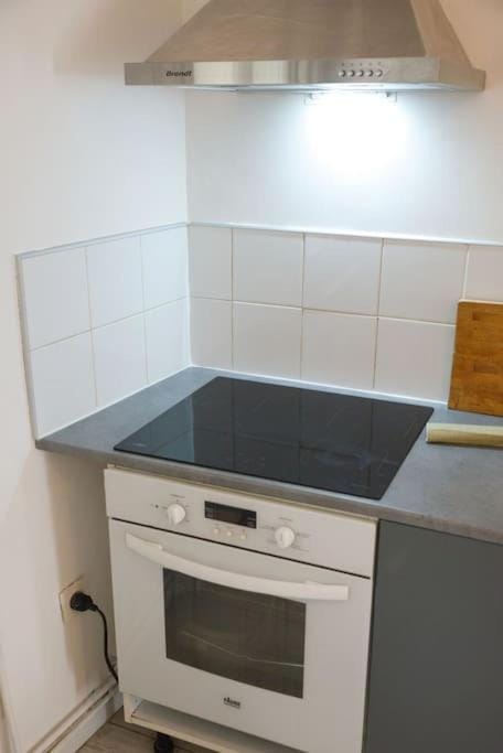 THIBAUD - T4 terrasse à 15 min à pied du Métro Apartment in Marseille