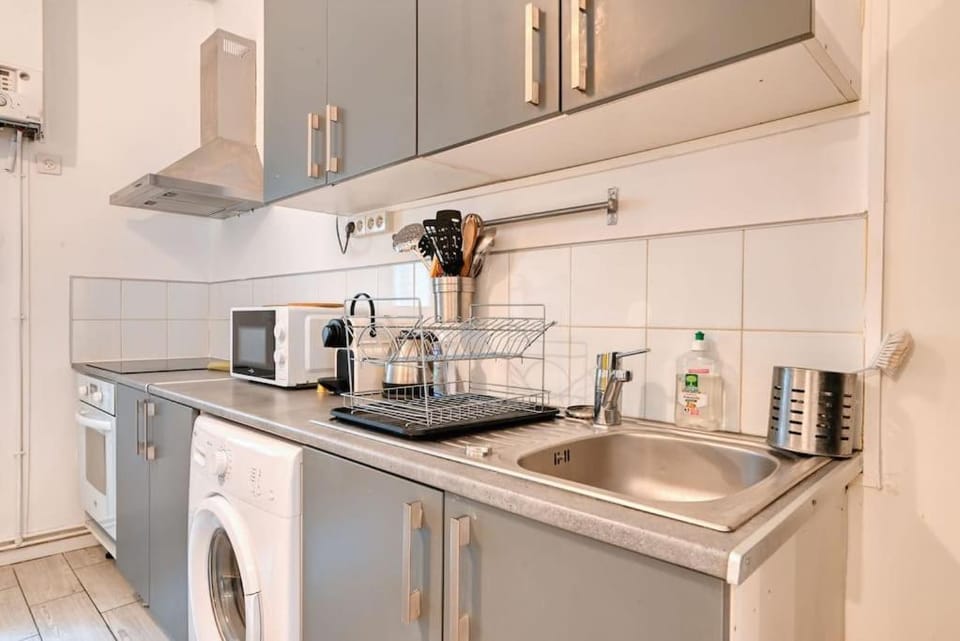 THIBAUD - T4 terrasse à 15 min à pied du Métro Apartment in Marseille