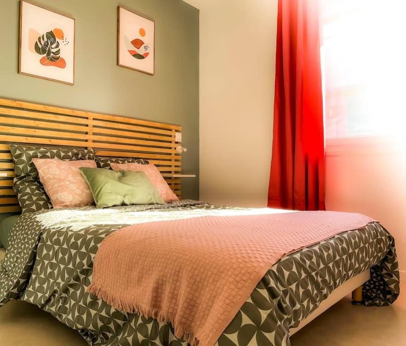 Bed, Bedroom