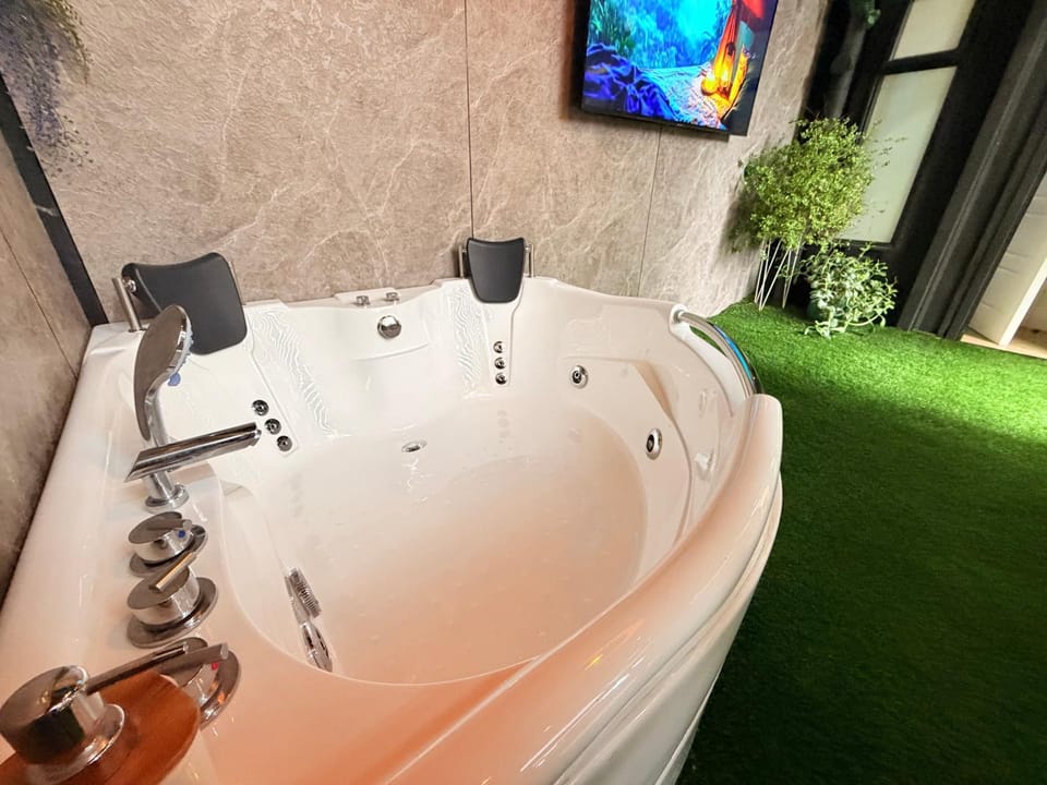 Hot Tub