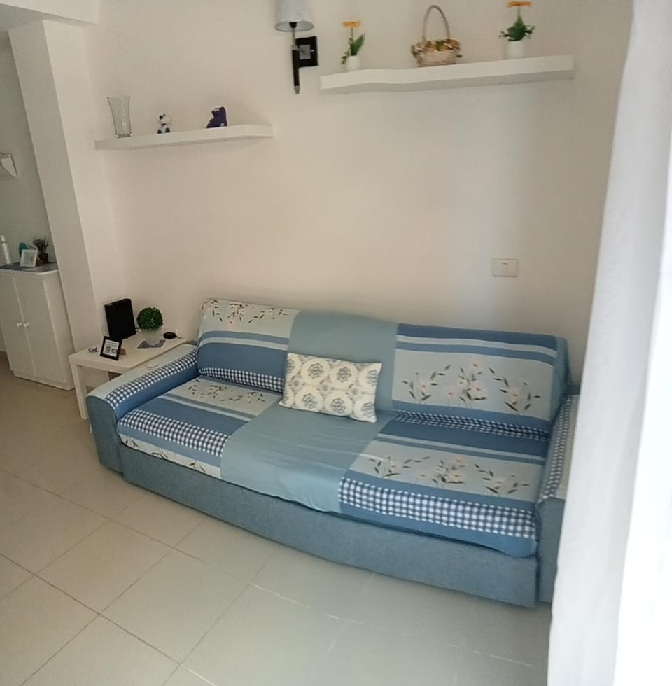 Bed, Living room