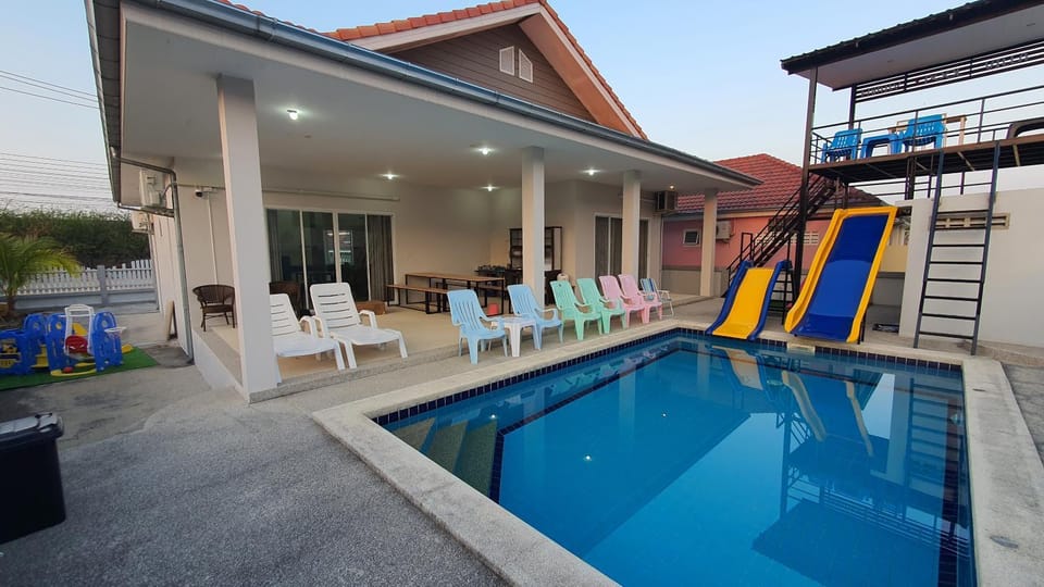 Family POOL VILLA CHAAM Villa in Thailand