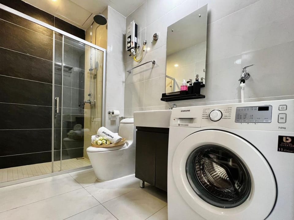 Bathroom, washing machine