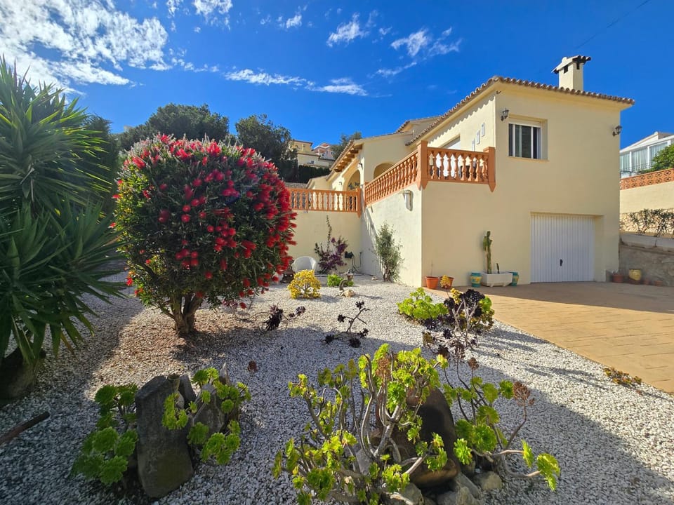 Property building, Garden, Garden view