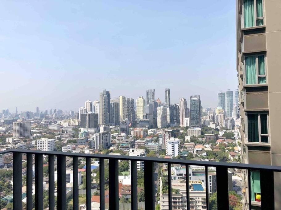 View (from property/room), Balcony/Terrace, City view
