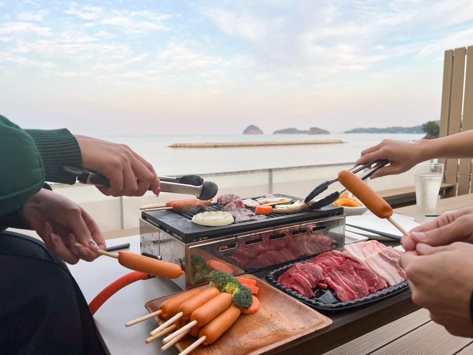 BBQ facilities, Sea view, group of guests, stove