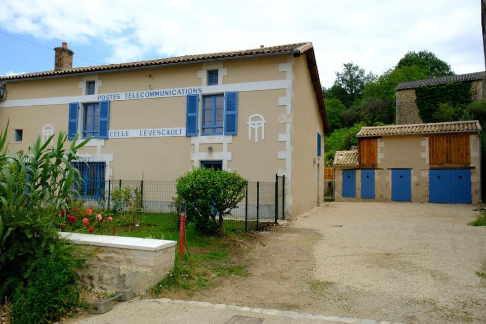 La poste restante House in Centre-Val de Loire