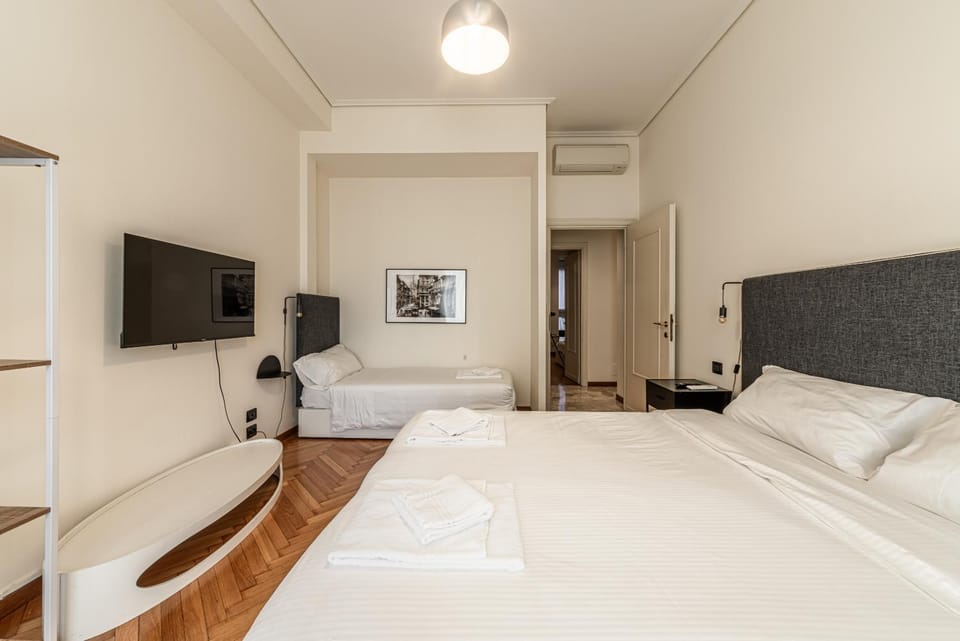 Bed, TV and multimedia, Bedroom, air conditioner