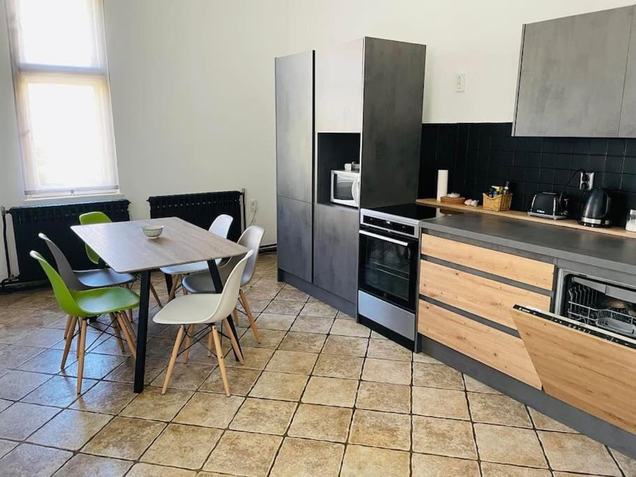 Coffee/tea facilities, Dining area, dishwasher, minibar, pet friendly, stove