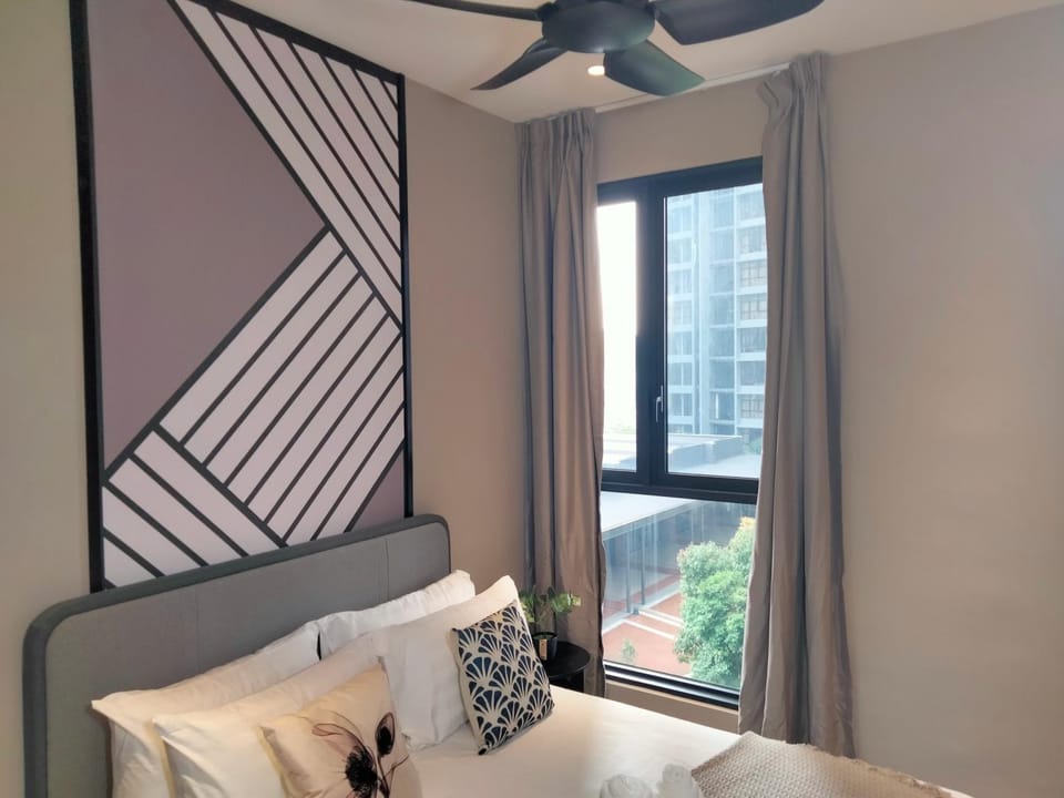 Bed, fireplace
