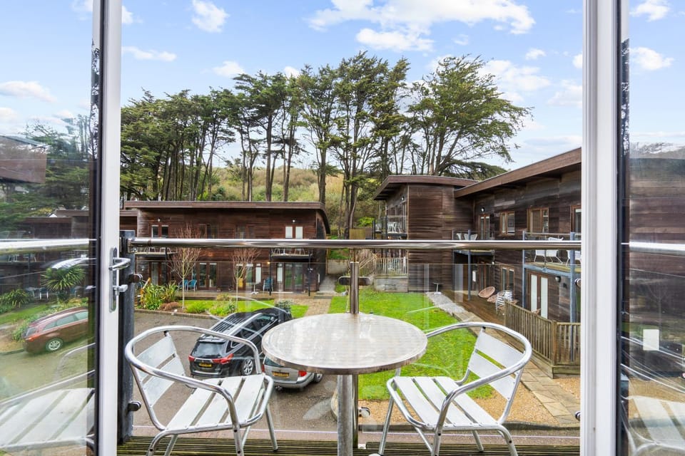 Patio, Day, Natural landscape, View (from property/room), Balcony/Terrace