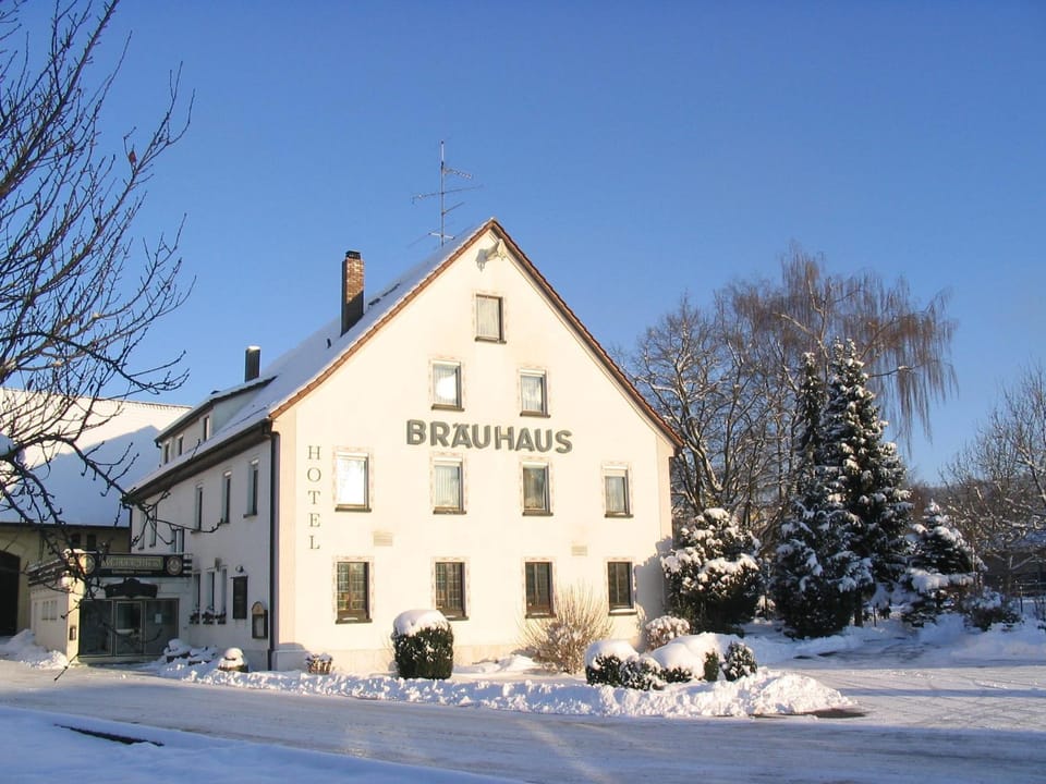 Property building, Day, Winter
