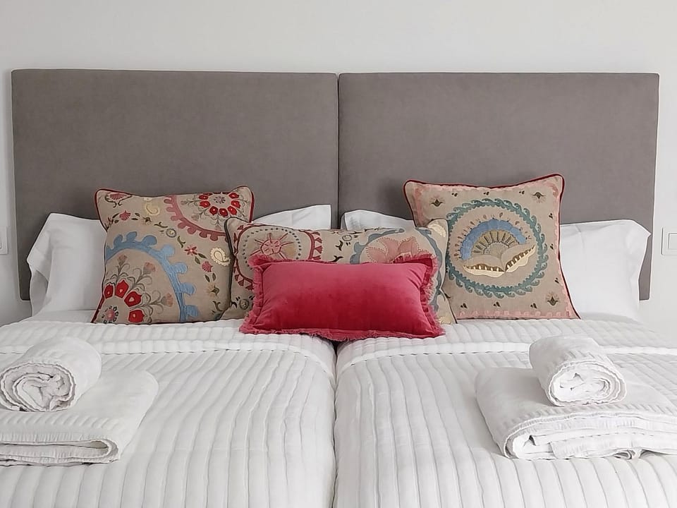Bed, Bedroom, Inner courtyard view, towels