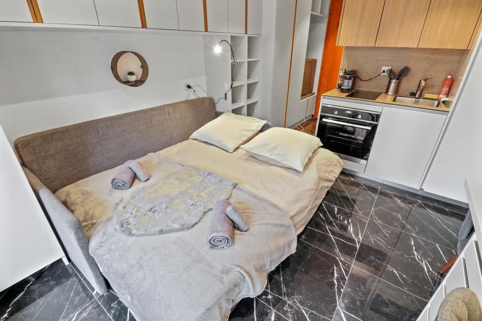 Kitchen or kitchenette, Living room, Photo of the whole room, pet friendly, stove, towels