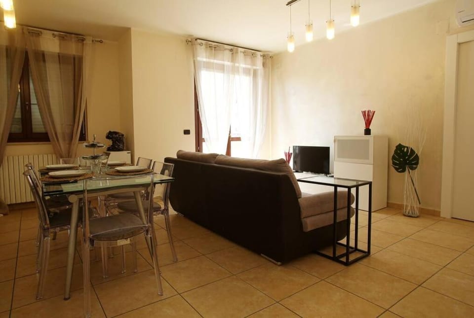 TV and multimedia, Living room, Dining area