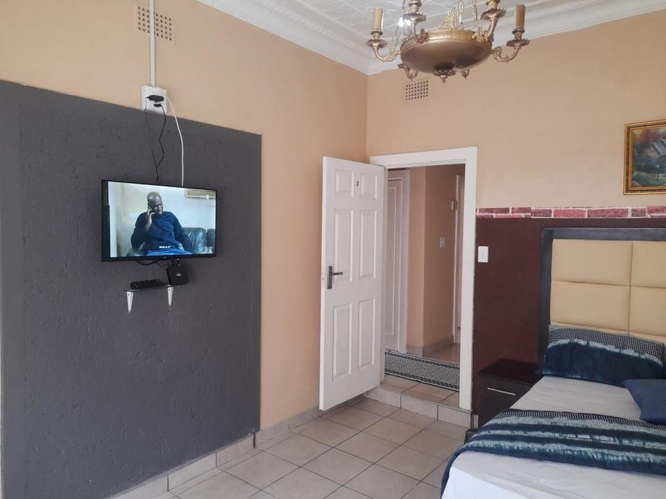 Cozy guesthouse springs Bed and Breakfast in Gauteng