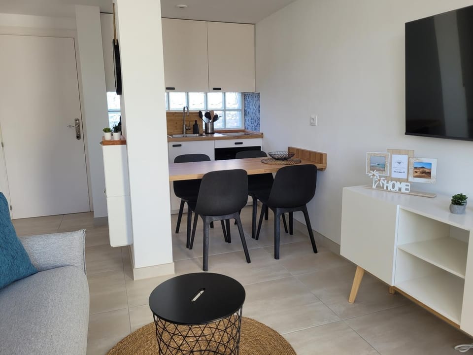 TV and multimedia, Kitchen or kitchenette, Dining area