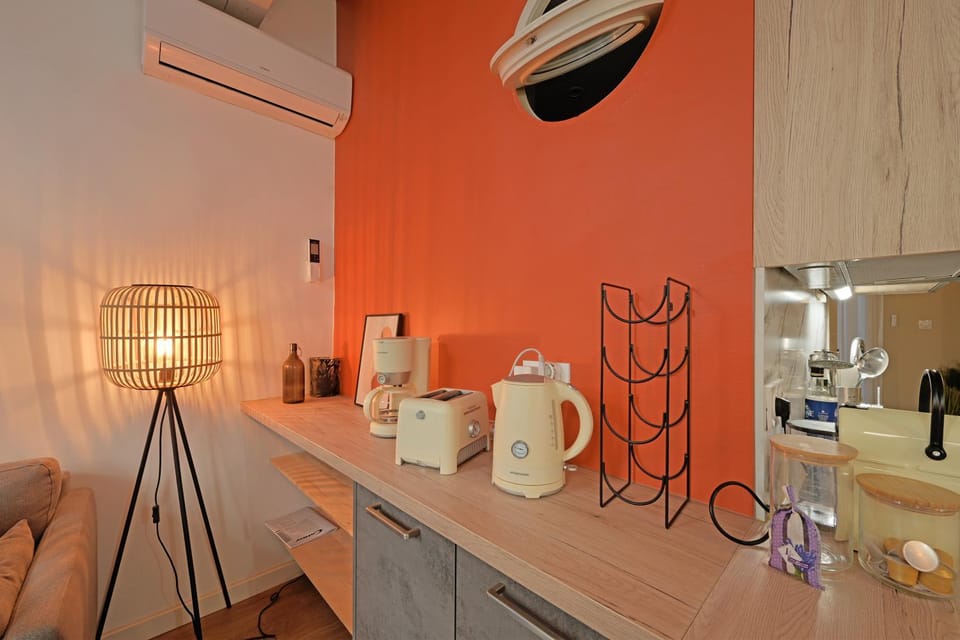 kitchen, air conditioner