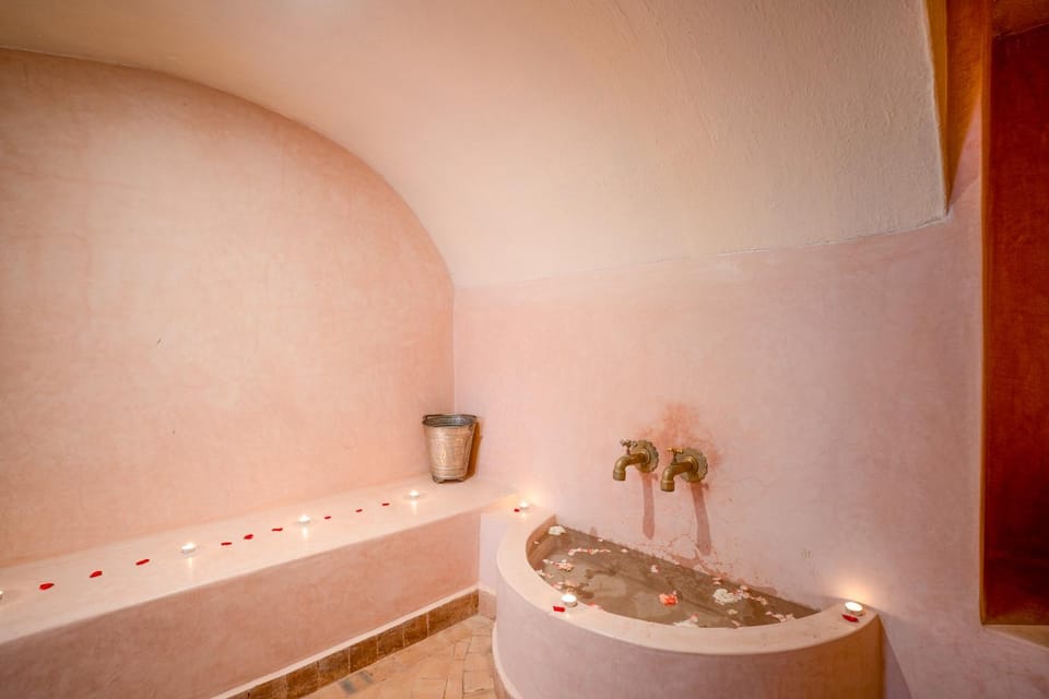 Bathroom, Spa and wellness centre/facilities, Photo of the whole room