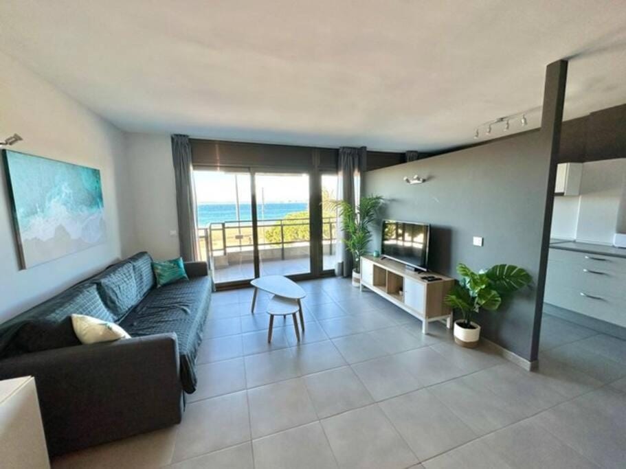 TV and multimedia, Living room, Dining area