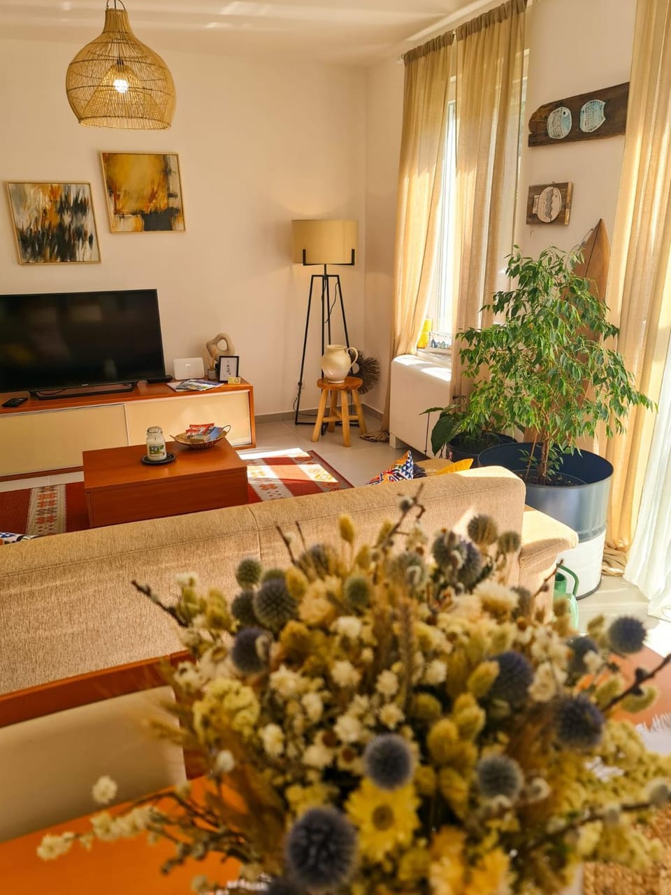 TV and multimedia, Living room, Seating area