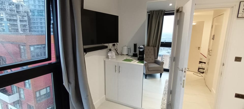 TV and multimedia, Coffee/tea facilities, wardrobe