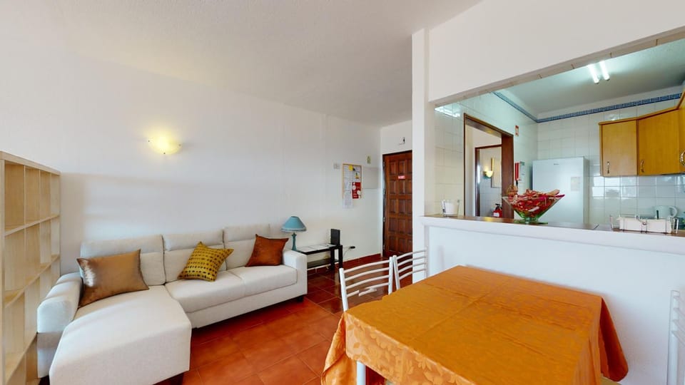 Communal lounge/ TV room, Living room, Dining area