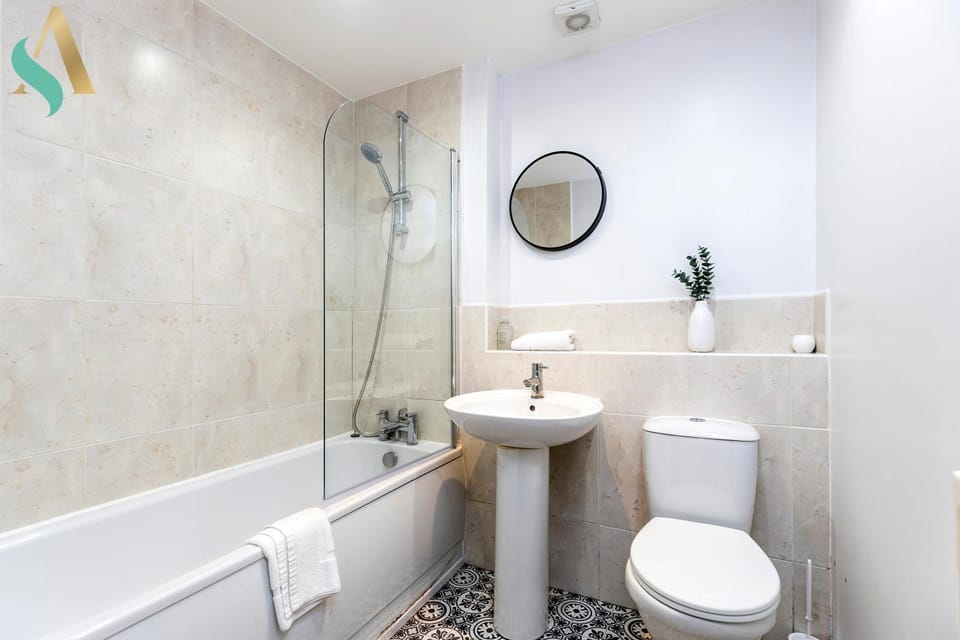 Shower, Toilet, Bathroom, Bath, towels