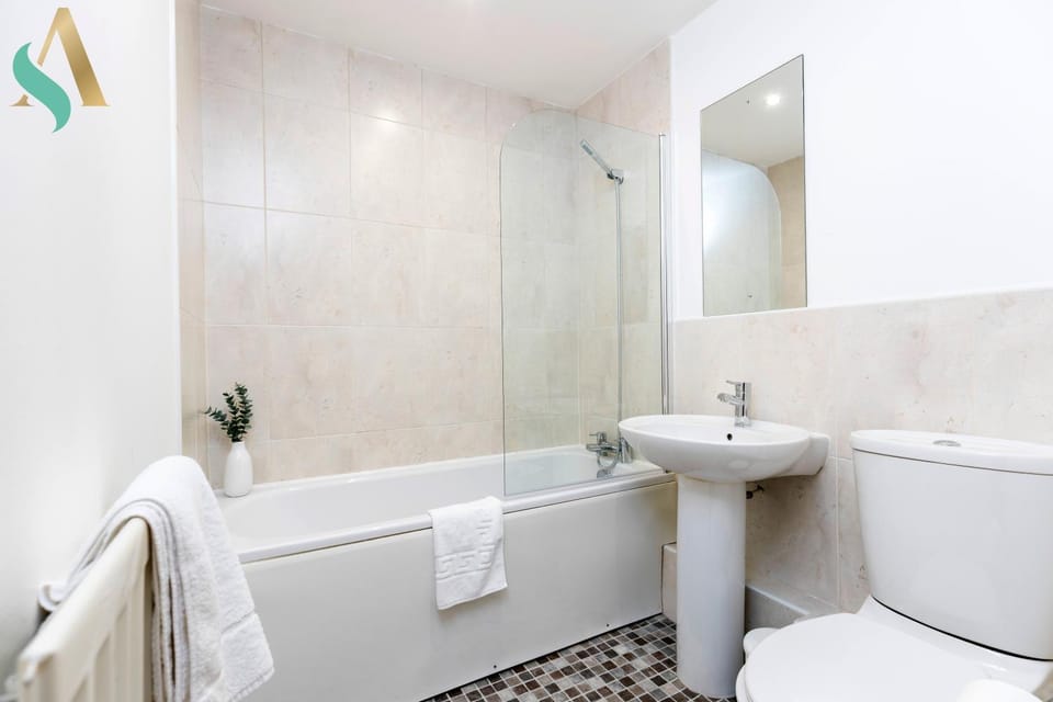 Shower, Toilet, Bathroom, Bath, towels