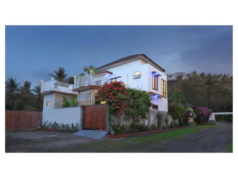 Property building, Day