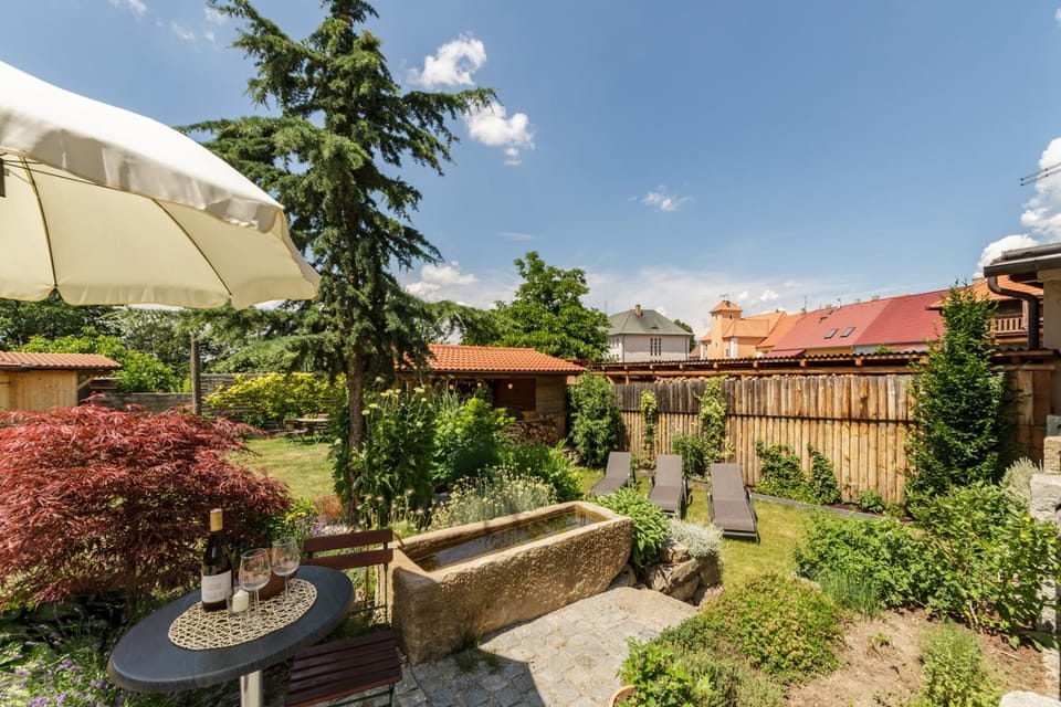 Garden, Garden view