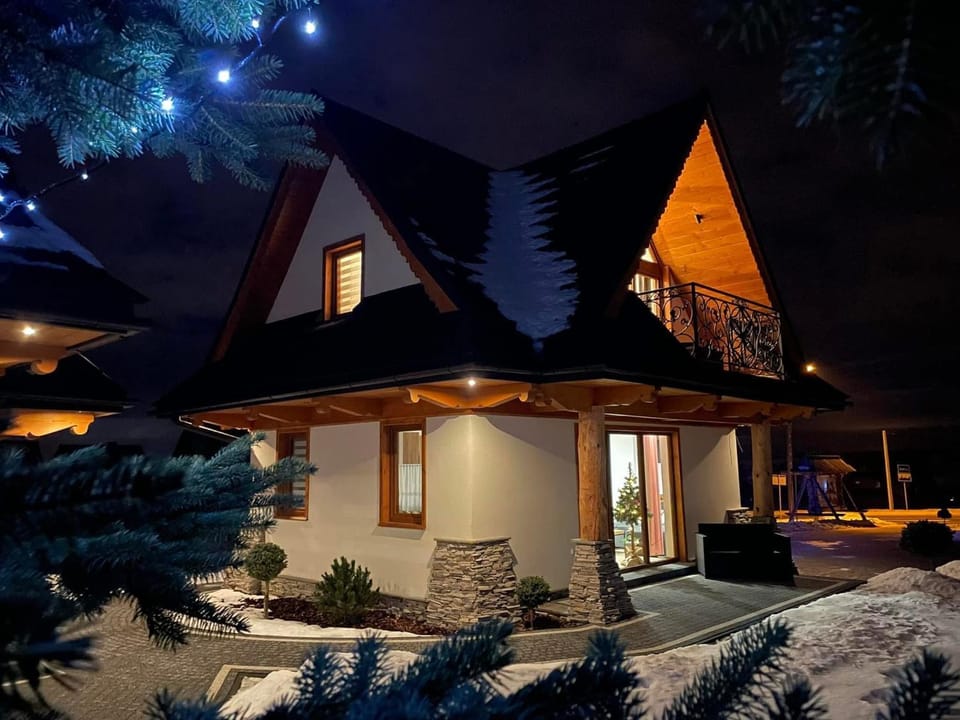 Property building, Night