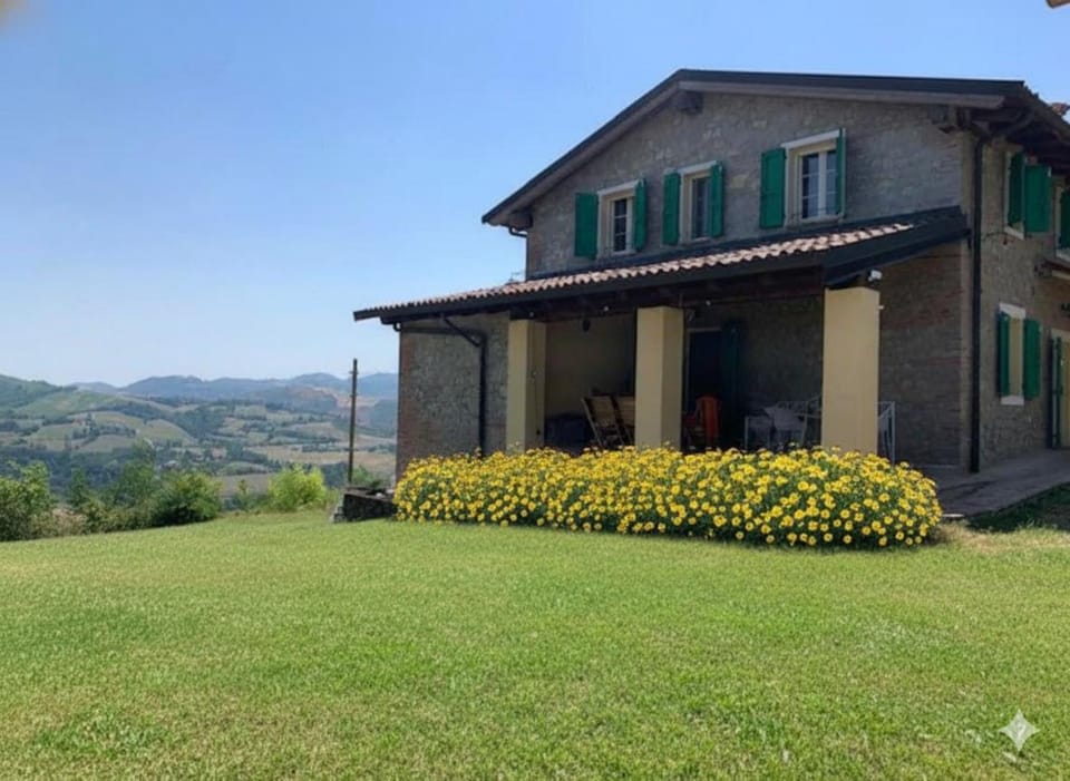 Property building, Patio, Patio, Restaurant/places to eat, Swimming pool, Breakfast