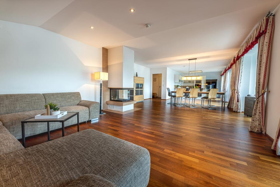Living room, Dining area, kitchen