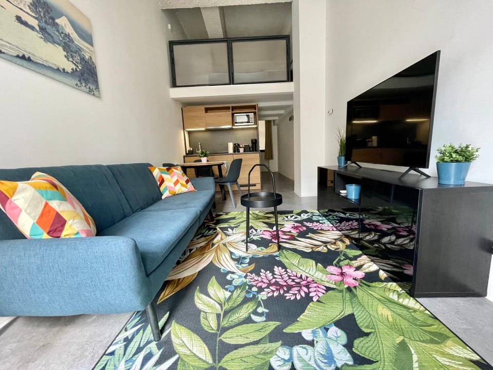 Kitchen or kitchenette, Living room, Dining area, minibar