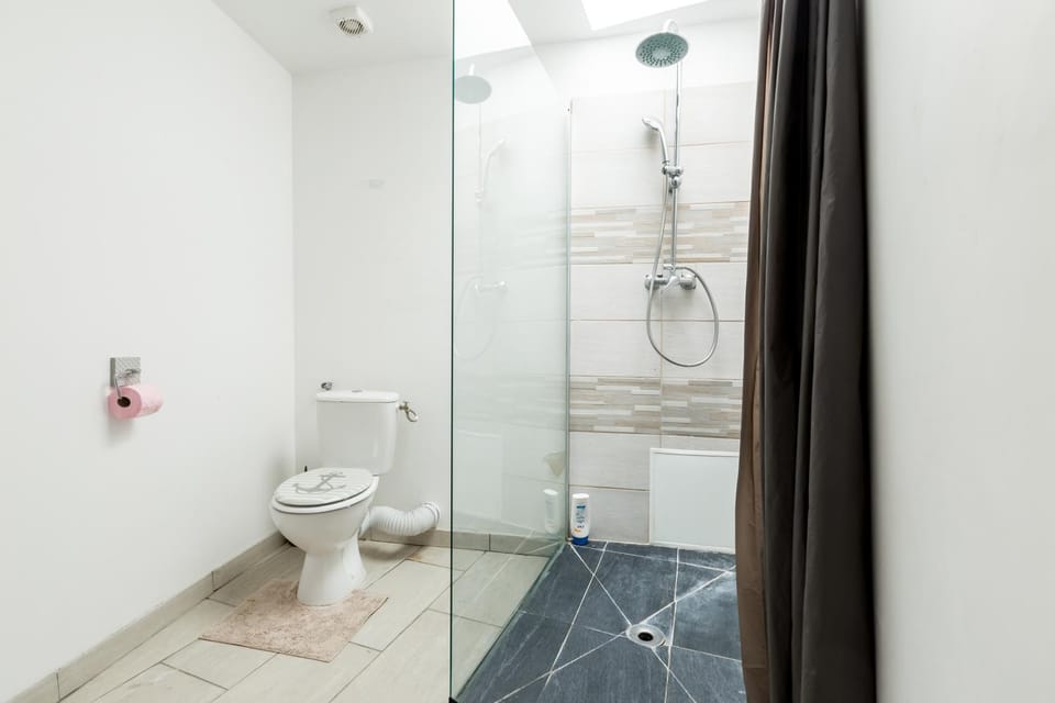 Shower, Toilet, Bathroom