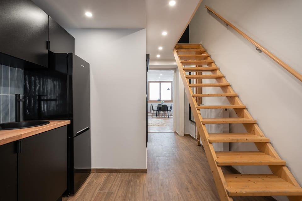 Kitchen or kitchenette, Other, Seating area, internet, storage