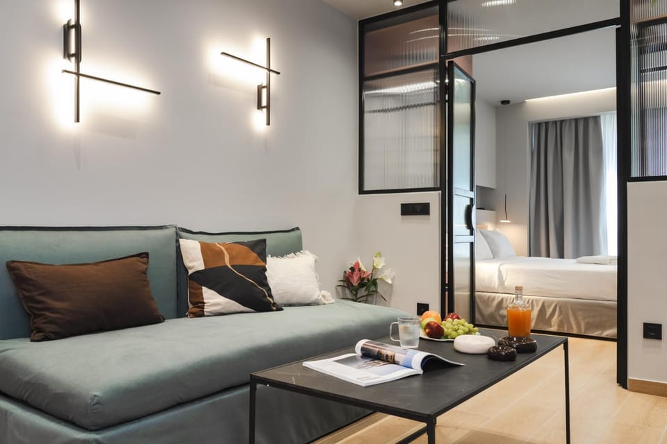 Bed, Living room, Photo of the whole room, Seating area, Bedroom